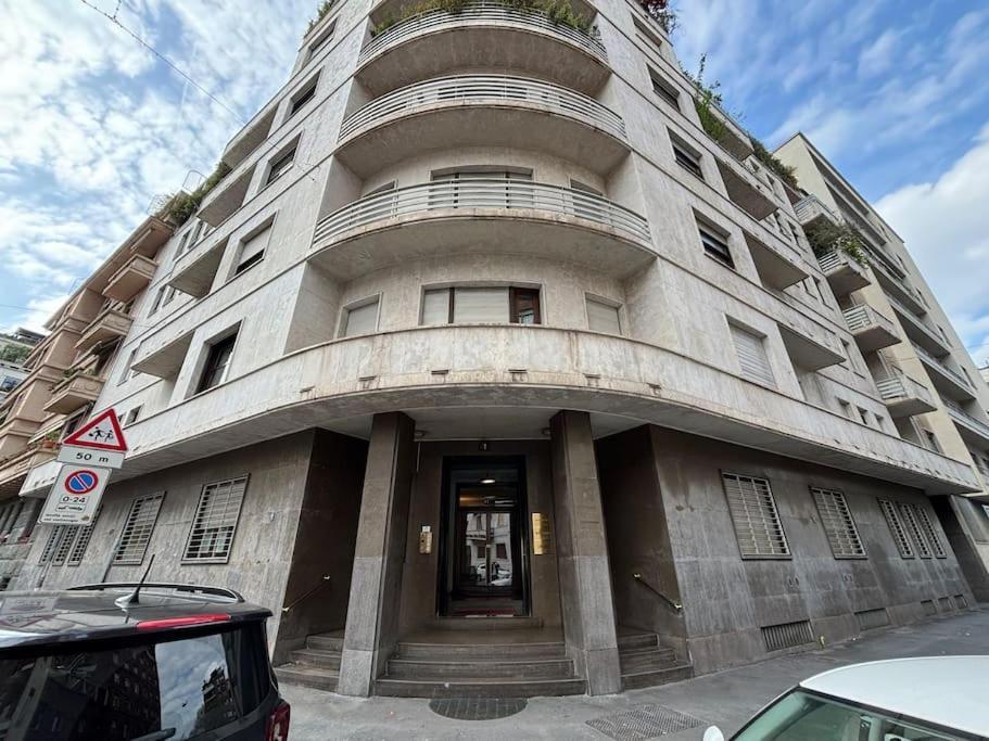 Porta Nuova Lusso 8 Minuti Dal Duomo Apartment Milan Bagian luar foto